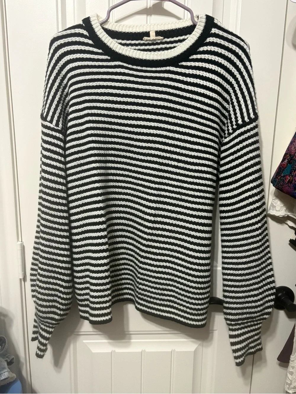 JODIFL Black and White Striped Scoop Neck Sweater